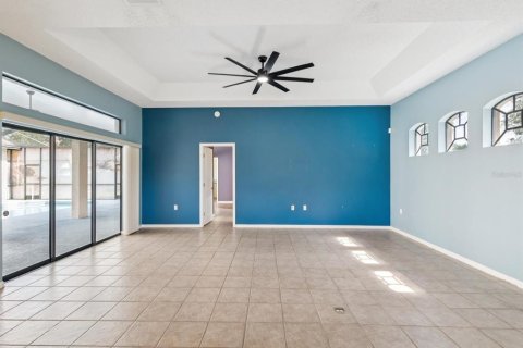House in Spring Hill, Florida 5 bedrooms, 334.17 sq.m. № 1822982 - photo 19