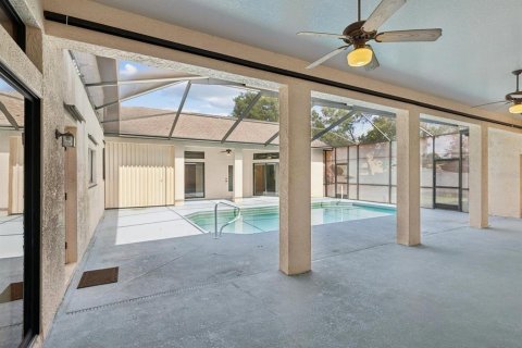 House in Spring Hill, Florida 5 bedrooms, 334.17 sq.m. № 1822982 - photo 30