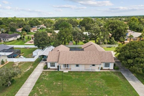 House in Spring Hill, Florida 5 bedrooms, 334.17 sq.m. № 1822982 - photo 1