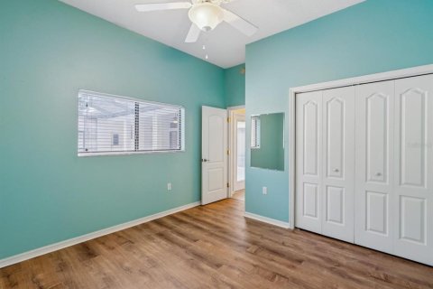 House in Spring Hill, Florida 5 bedrooms, 334.17 sq.m. № 1822982 - photo 16