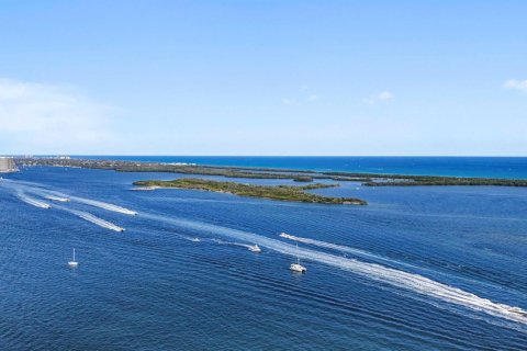 Copropriété à vendre à North Palm Beach, Floride: 1 chambre, 57.69 m2 № 1136316 - photo 1