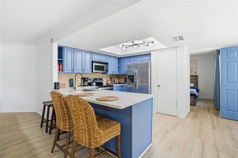 House in Clearwater, Florida 5 bedrooms, 166.48 sq.m. № 2152212 - photo 7