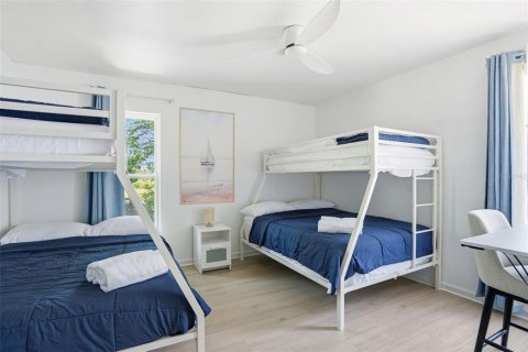 House in Clearwater, Florida 5 bedrooms, 166.48 sq.m. № 2152212 - photo 22