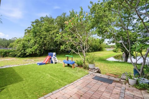 House in Clearwater, Florida 5 bedrooms, 166.48 sq.m. № 2152212 - photo 29