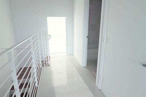 Снять в аренду кондоминиум в Майами, Флорида 1 спальня, 59.27м2, № 1994484 - фото 18