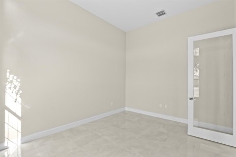 House in Westlake, Florida 3 bedrooms, 251.11 sq.m. № 2248213 - photo 9