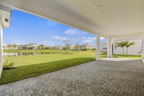 House in Westlake, Florida 3 bedrooms, 251.11 sq.m. № 2248213 - photo 27