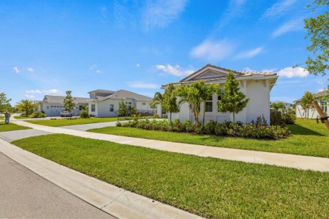 House in Westlake, Florida 3 bedrooms, 251.11 sq.m. № 2248213 - photo 2