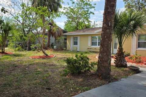 House in Orlando, Florida 3 bedrooms, 149.76 sq.m. № 1679243 - photo 2