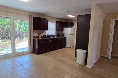 House in Orlando, Florida 3 bedrooms, 149.76 sq.m. № 1679243 - photo 6