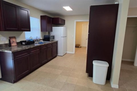 House in Orlando, Florida 3 bedrooms, 149.76 sq.m. № 1679243 - photo 8