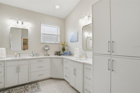 House in Sarasota, Florida 3 bedrooms, 156.26 sq.m. № 2151800 - photo 25