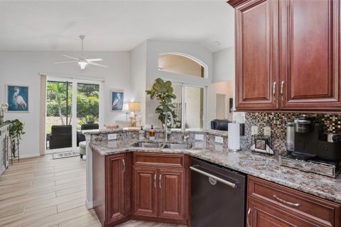 House in Sarasota, Florida 3 bedrooms, 156.26 sq.m. № 2151800 - photo 16
