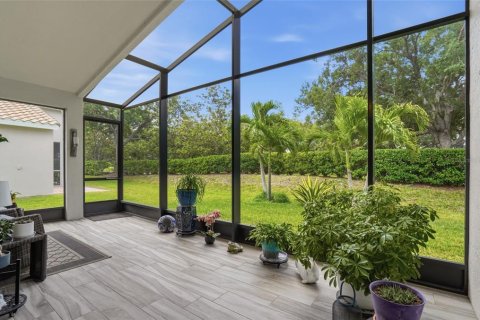 House in Sarasota, Florida 3 bedrooms, 156.26 sq.m. № 2151800 - photo 2