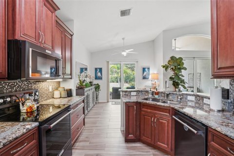 House in Sarasota, Florida 3 bedrooms, 156.26 sq.m. № 2151800 - photo 17