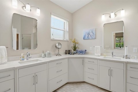 House in Sarasota, Florida 3 bedrooms, 156.26 sq.m. № 2151800 - photo 24