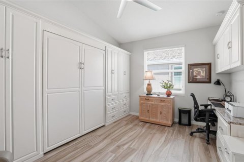 House in Sarasota, Florida 3 bedrooms, 156.26 sq.m. № 2151800 - photo 29