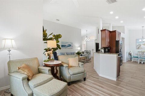 House in Sarasota, Florida 3 bedrooms, 156.26 sq.m. № 2151800 - photo 13