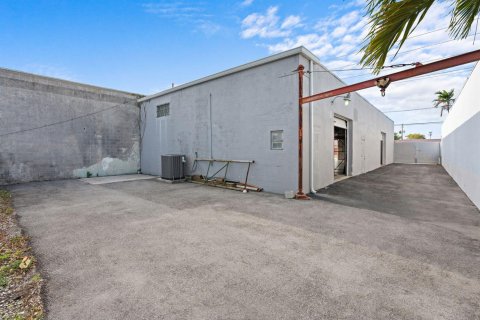 Commercial property in Fort Lauderdale, Florida № 2158187 - photo 7