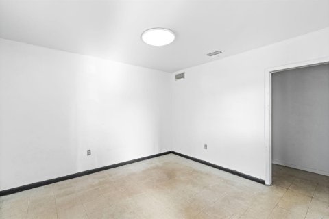 Commercial property in Fort Lauderdale, Florida № 2158187 - photo 16