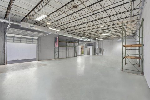 Commercial property in Fort Lauderdale, Florida № 2158187 - photo 20