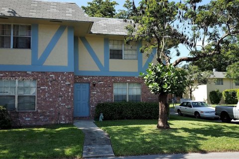 Condominio en North Lauderdale, Florida, 2 dormitorios  № 2076472