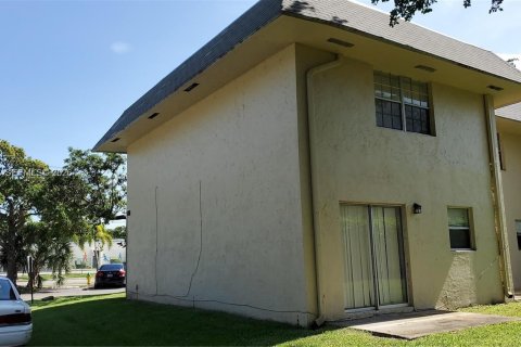 Condominio en venta en North Lauderdale, Florida, 2 dormitorios, 102.38 m2 № 2076472 - foto 3