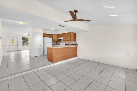 House in Fort Lauderdale, Florida 2 bedrooms, 122.17 sq.m. № 1997425 - photo 16