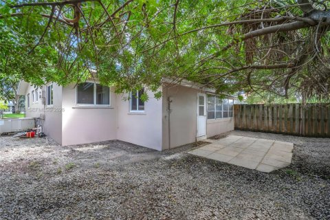 House in Fort Lauderdale, Florida 2 bedrooms, 122.17 sq.m. № 1997425 - photo 22