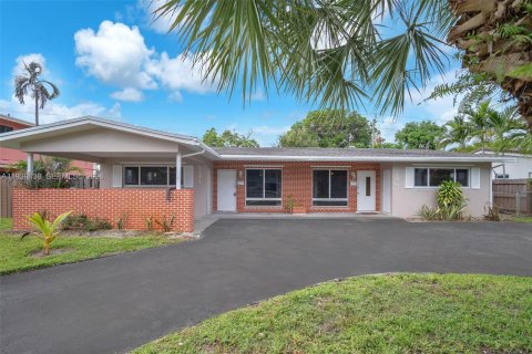 House in Fort Lauderdale, Florida 2 bedrooms, 122.17 sq.m. № 1997425