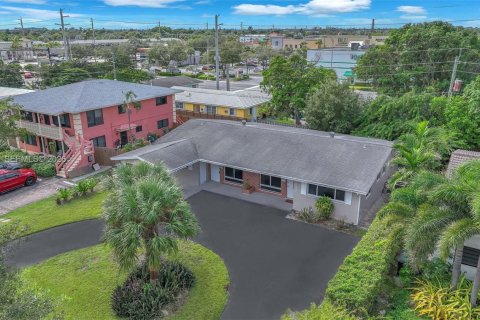 House in Fort Lauderdale, Florida 2 bedrooms, 122.17 sq.m. № 1997425 - photo 8