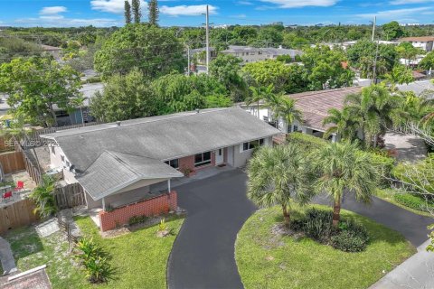 House in Fort Lauderdale, Florida 2 bedrooms, 122.17 sq.m. № 1997425 - photo 29