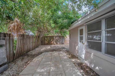 House in Fort Lauderdale, Florida 2 bedrooms, 122.17 sq.m. № 1997425 - photo 21
