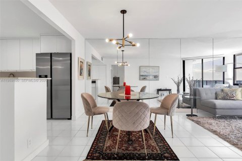 Снять в аренду кондоминиум в Майами, Флорида 1 спальня, 98.85м2, № 2019873 - фото 2