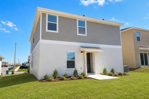 House in Haines City, Florida 5 bedrooms, 205.78 sq.m. № 2279877 - photo 12