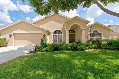 House in New Port Richey, Florida 4 bedrooms, 216 sq.m. № 2396394