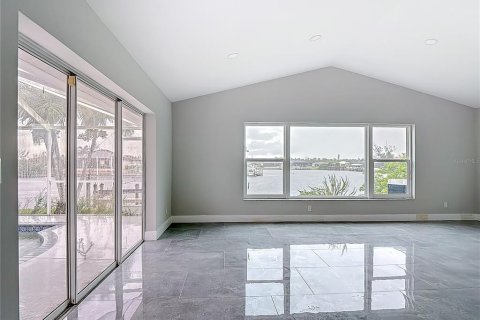 Casa en venta en Cape Coral, Florida, 3 dormitorios, 209.68 m2 № 1906144 - foto 26