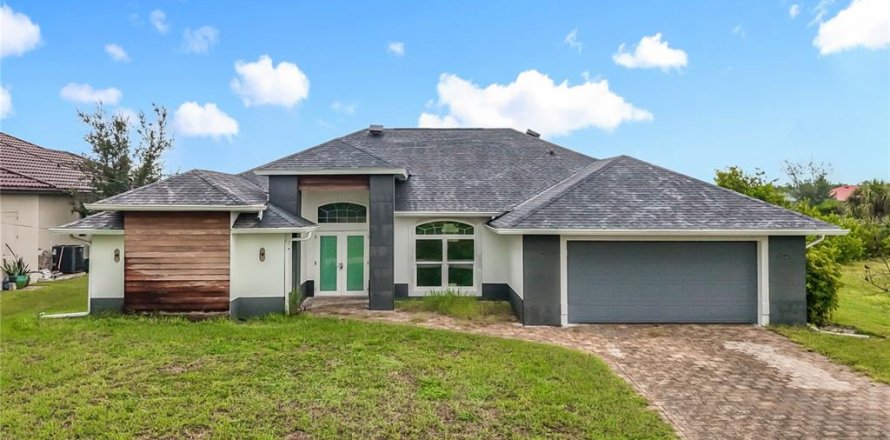 Casa en Cape Coral, Florida 3 dormitorios, 209.68 m2 № 1906144