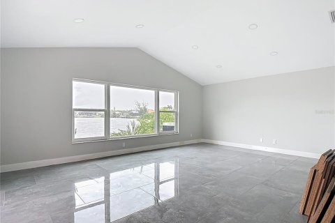 Casa en venta en Cape Coral, Florida, 3 dormitorios, 209.68 m2 № 1906144 - foto 27