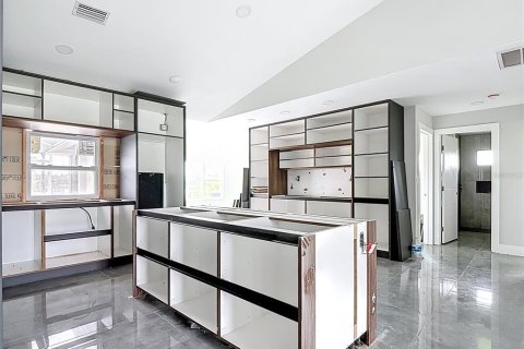 Casa en venta en Cape Coral, Florida, 3 dormitorios, 209.68 m2 № 1906144 - foto 16