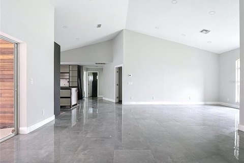 Casa en venta en Cape Coral, Florida, 3 dormitorios, 209.68 m2 № 1906144 - foto 5