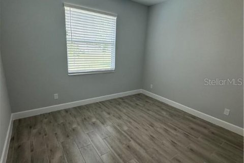 House in Cape Coral, Florida 3 bedrooms, 160.35 sq.m. № 2108753 - photo 6