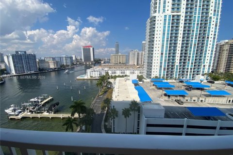 Снять в аренду кондоминиум в Халландейл-Бич, Флорида 50.63м2, № 1817647 - фото 25