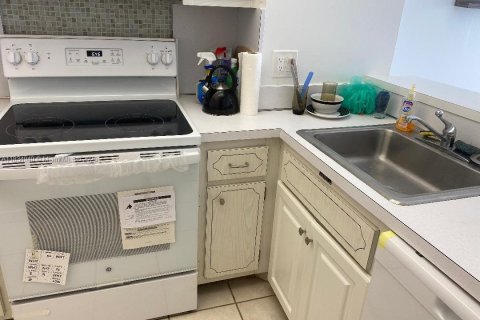 Condo in Hallandale Beach, Florida № 1817647 - photo 16