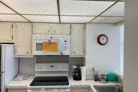 Condo in Hallandale Beach, Florida № 1817647 - photo 18