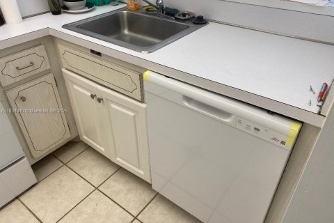 Condo in Hallandale Beach, Florida № 1817647 - photo 19