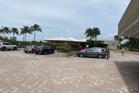 Condo in Hallandale Beach, Florida № 1817647 - photo 7