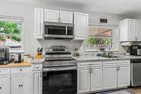 Купить виллу или дом в Лейкленд, Флорида 8 комнат, 125.88м2, № 2131401 - фото 11