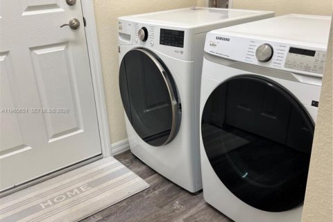 Villa ou maison à louer à LaBelle, Floride: 3 chambres, 138.8 m2 № 2028939 - photo 7