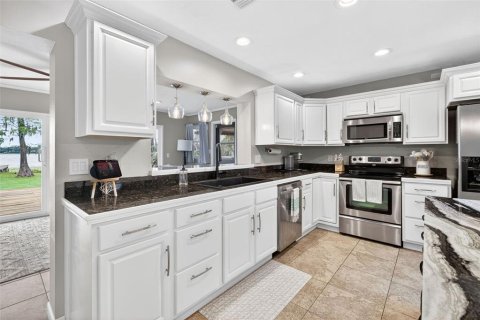 House in Orlando, Florida 3 bedrooms, 148.83 sq.m. № 2150208 - photo 9